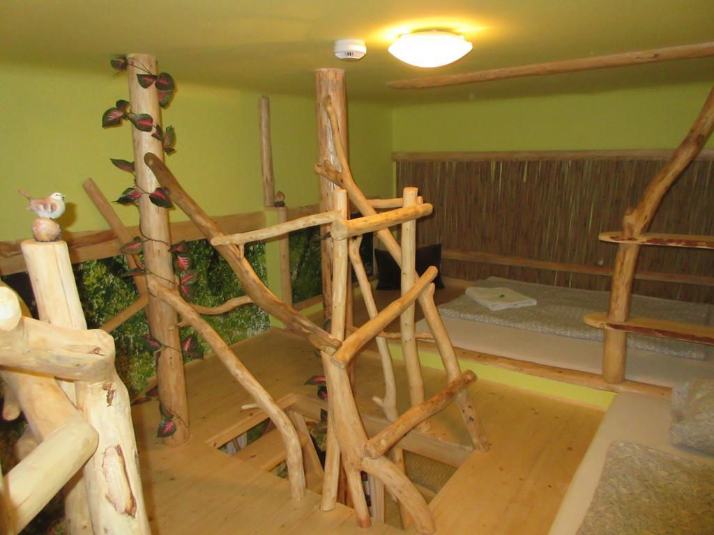 Artharmony Pension & Hostel Praag Buitenkant foto