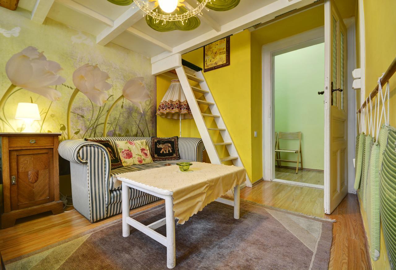 Artharmony Pension & Hostel Praag Buitenkant foto